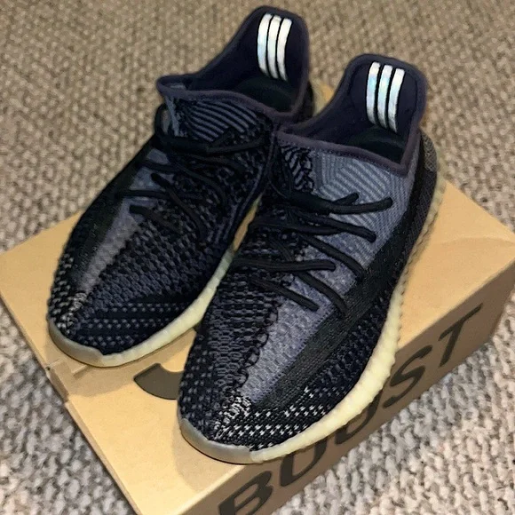 adidas Yeezy Boost 350 V2 Carbon - Picture 1 of 14